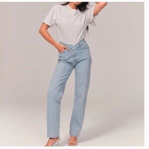 Abercrombie & Fitch Light Wash Wide-Leg Jeans Size 8 The Dad High Rise